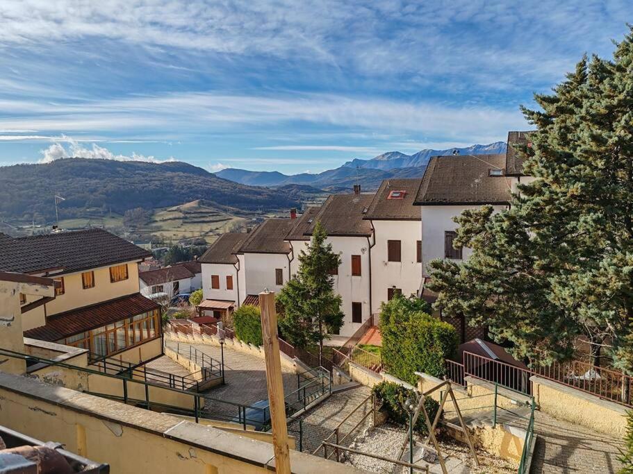 Free Parking La Bianca Neve Cottage Castel Di Sangro Luaran gambar
