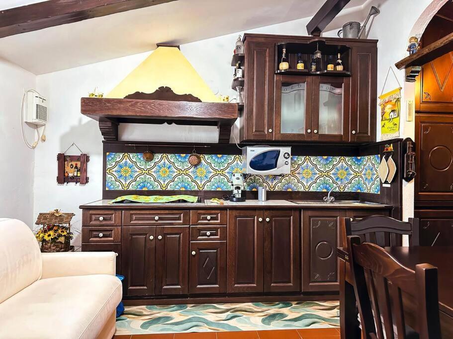 Free Parking La Bianca Neve Cottage Castel Di Sangro Luaran gambar