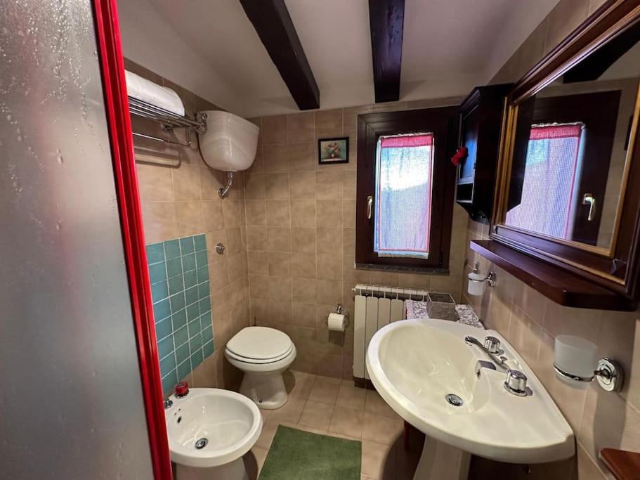 Free Parking La Bianca Neve Cottage Castel Di Sangro Luaran gambar
