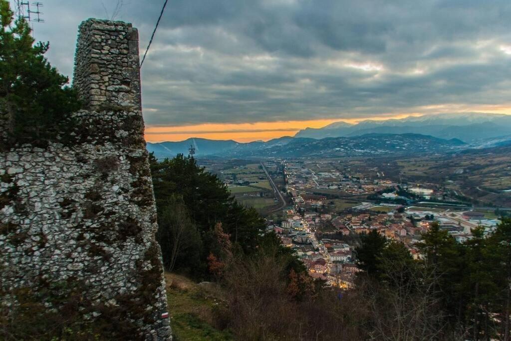 Free Parking La Bianca Neve Cottage Castel Di Sangro Luaran gambar